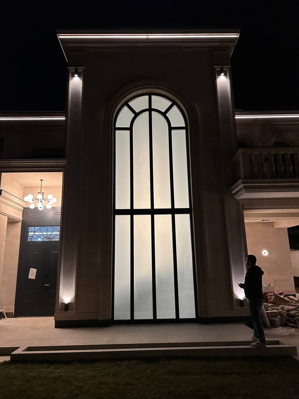 Smart Glass laminat — fereastră arhitecturală, stare opacă (OFF)